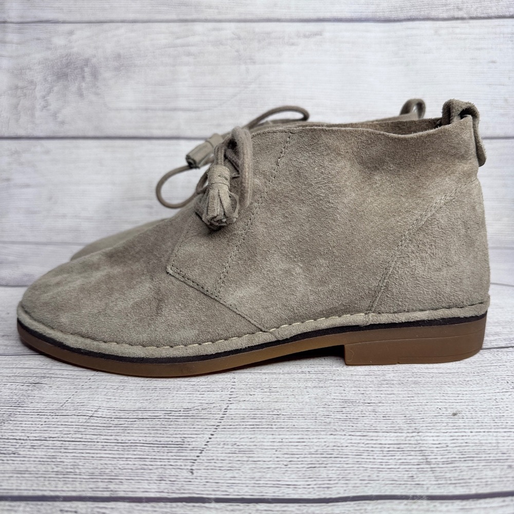 Hush Puppies Cyra Catelyn Suede Chukka Boots Taupe Grey Tassel Lace Up sz 9 FLAW